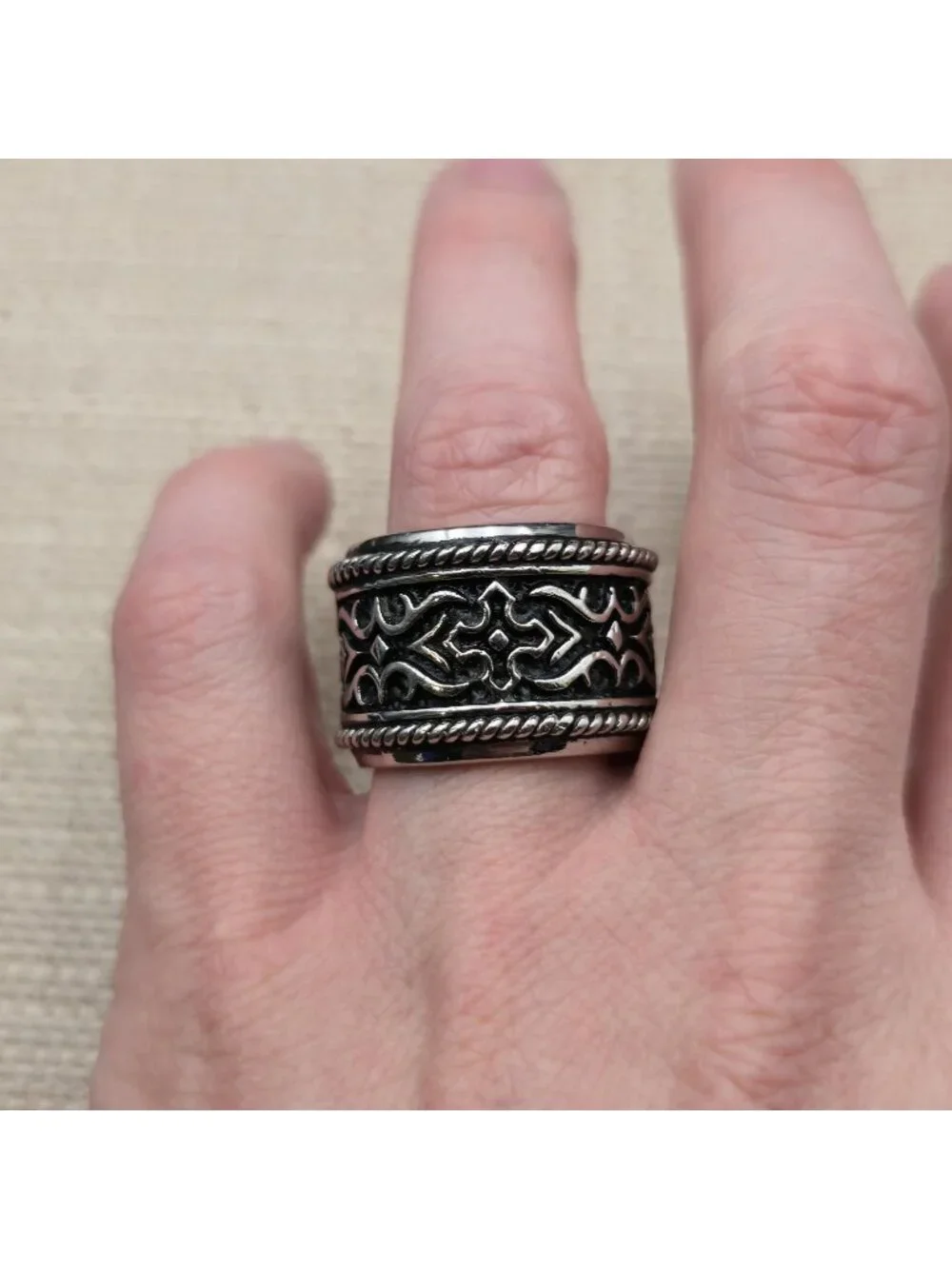 Size 8.75 Oxidized Filigree Wide Statement Band Ring A8100